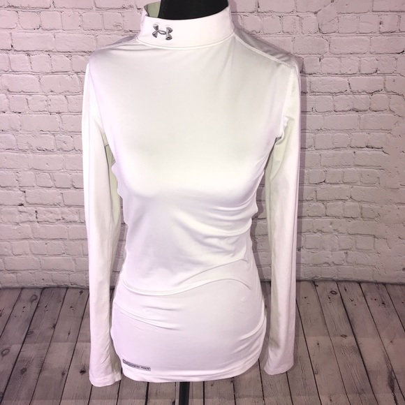 Under Armour Tops - Under Armor long sleeve shirt